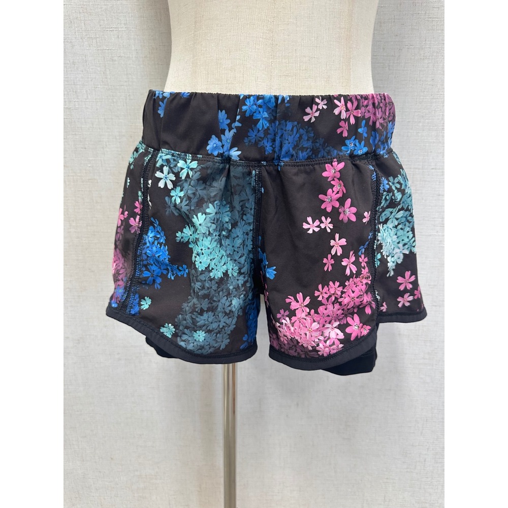Lululemon In A Flash Short
Petal Pop Multi‎ Running Shorts Size 10 Active